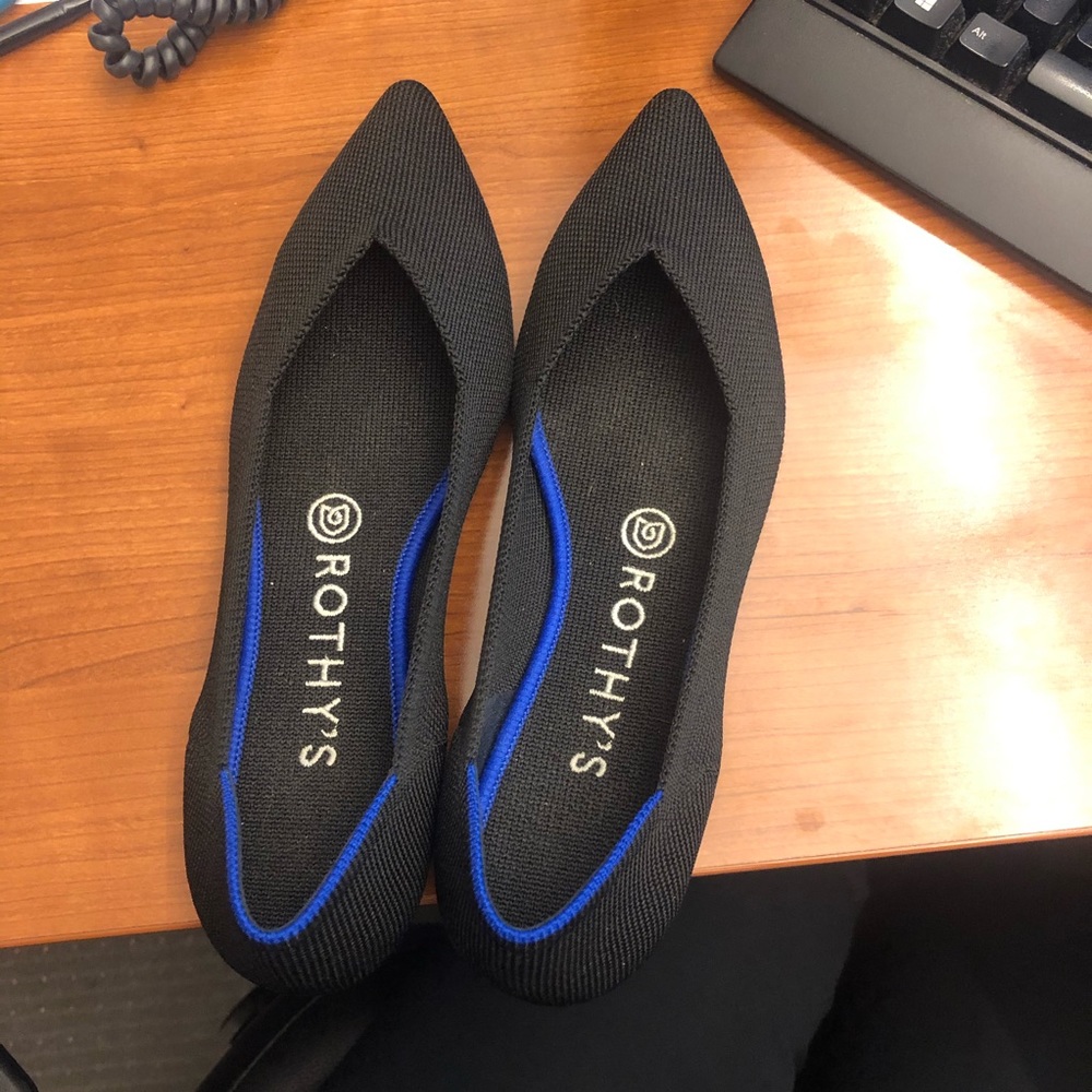 Rothys Pointed. Black 7.5 NEVER WORN BRAND NEW